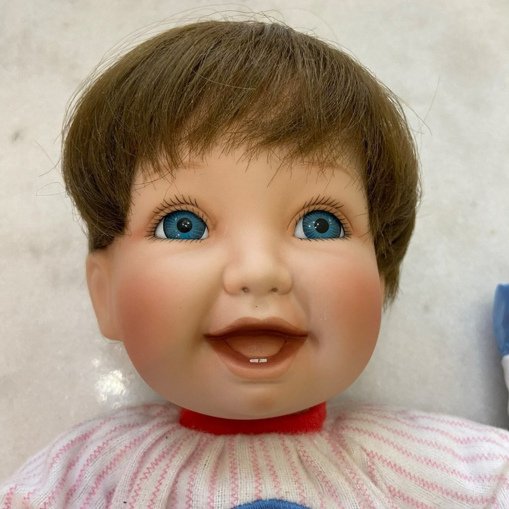 Ashton Drake Porcelain Doll Mommy's Little Angel Taz Outfit Blanket Looney Tunes - Picture 13 of 13